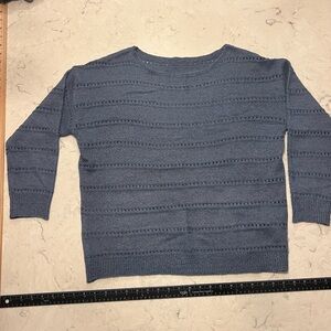 Simple & Elegant Women's Crew Neck Sweater in Blue